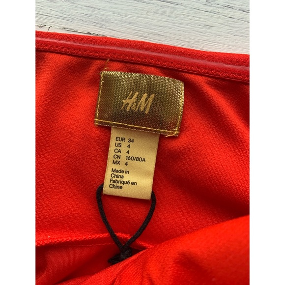 COPY - Small, H&M, low cut red dressy tank top 💋 - Picture 8 of 12